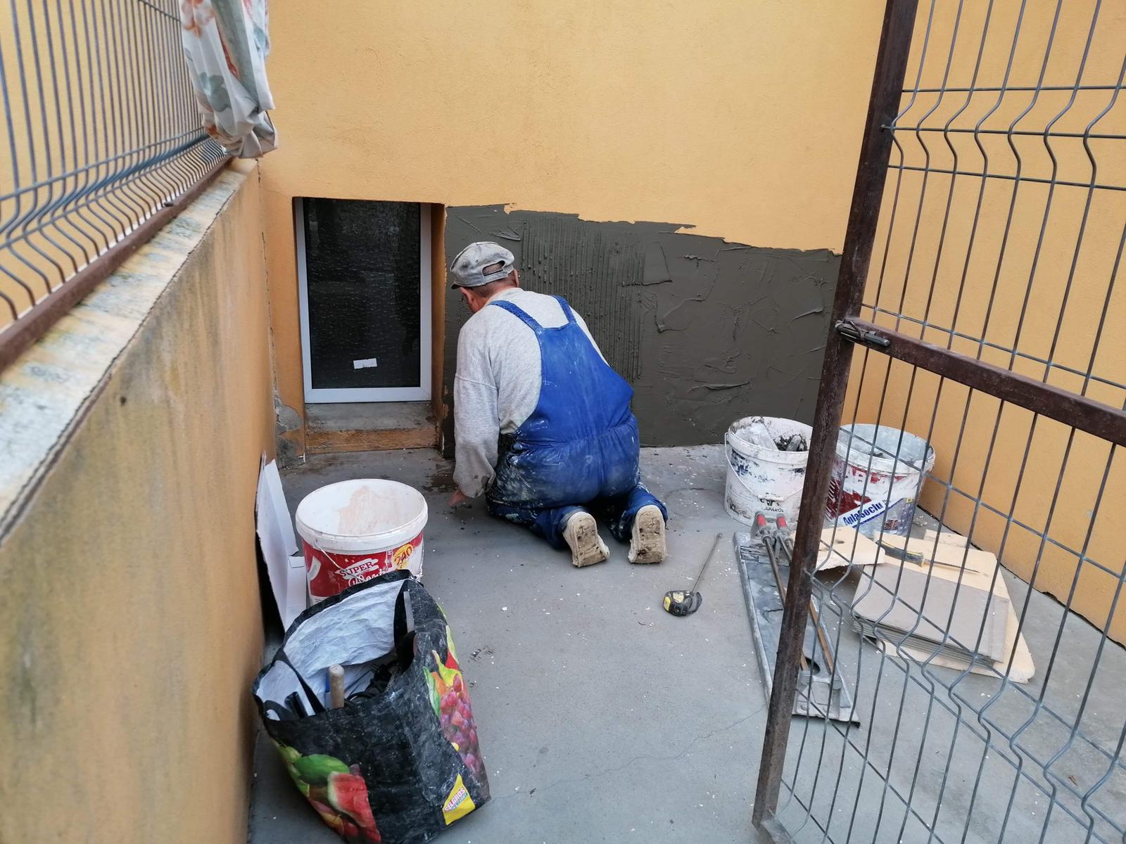Kennel wall repairs at Happys | 1 Dog At a Time Rescue UK Kennel wall repairs at Happys Shelter in Romania | 1 Dog At a Time Rescue UK