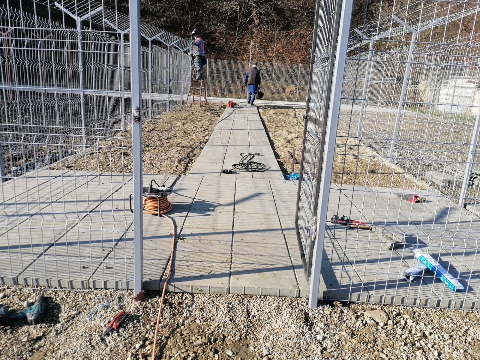 Outdoor kennels paving slabs at Happys | 1 Dog At a Time Rescue UK