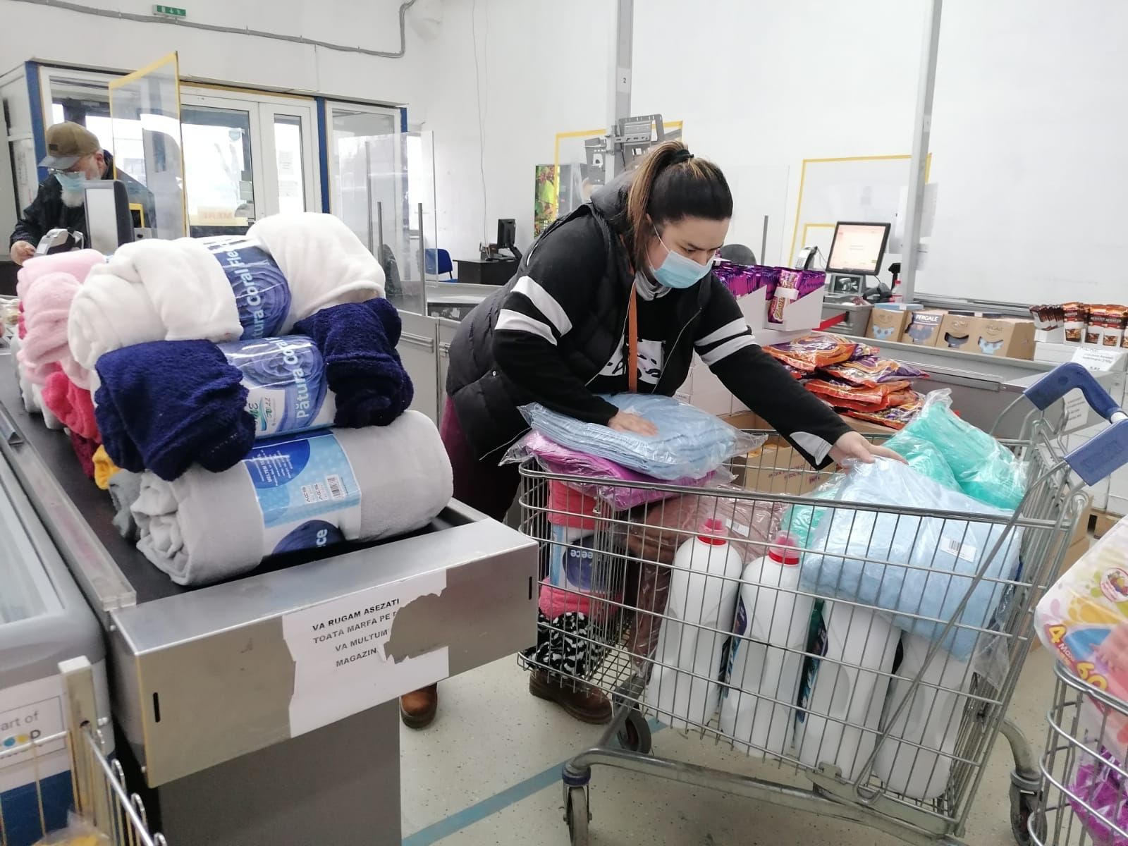 Volunteers shopping for aid for Ukrainian refugees | 1 Dog At a Time Rescue UK